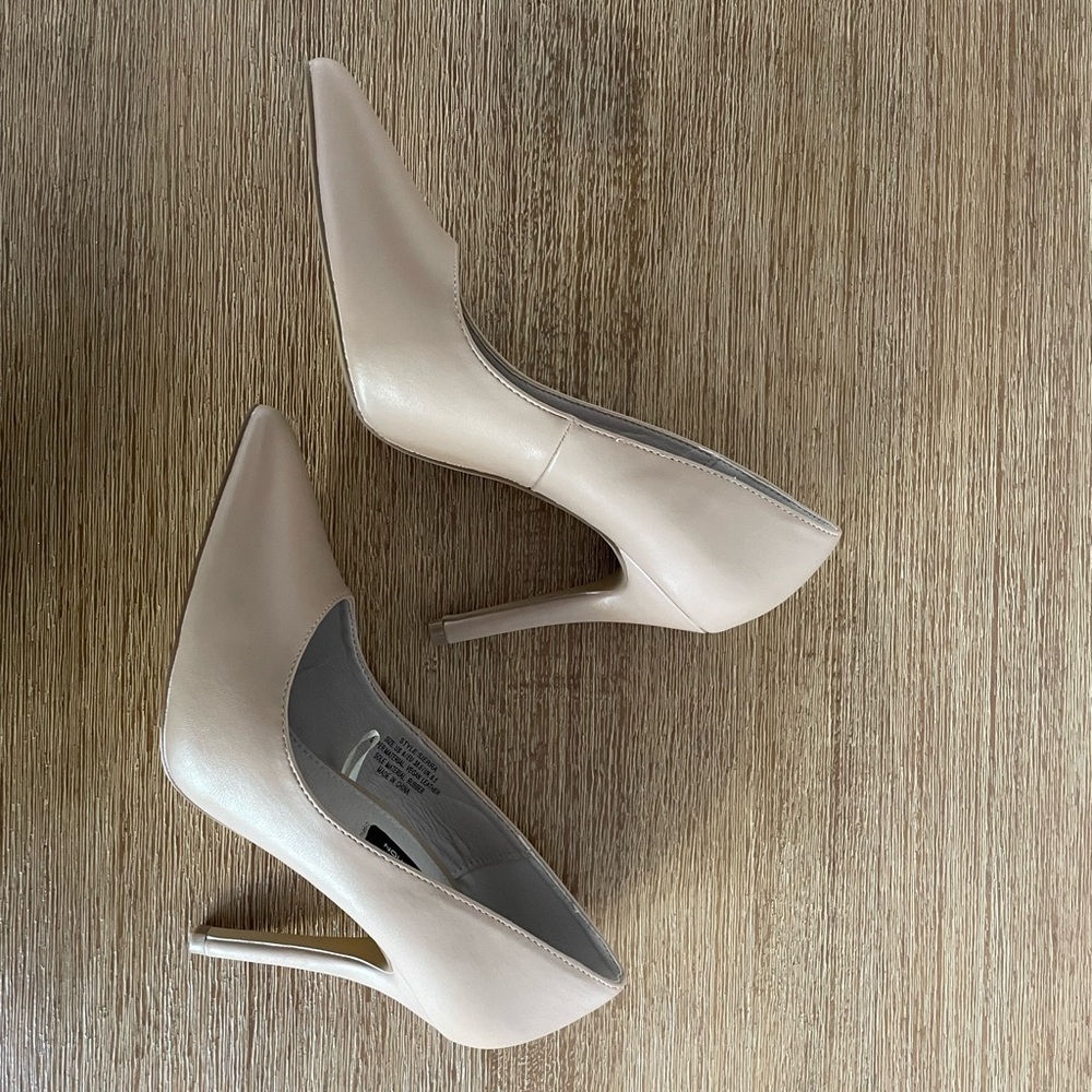 Like New Nude Heels 👠